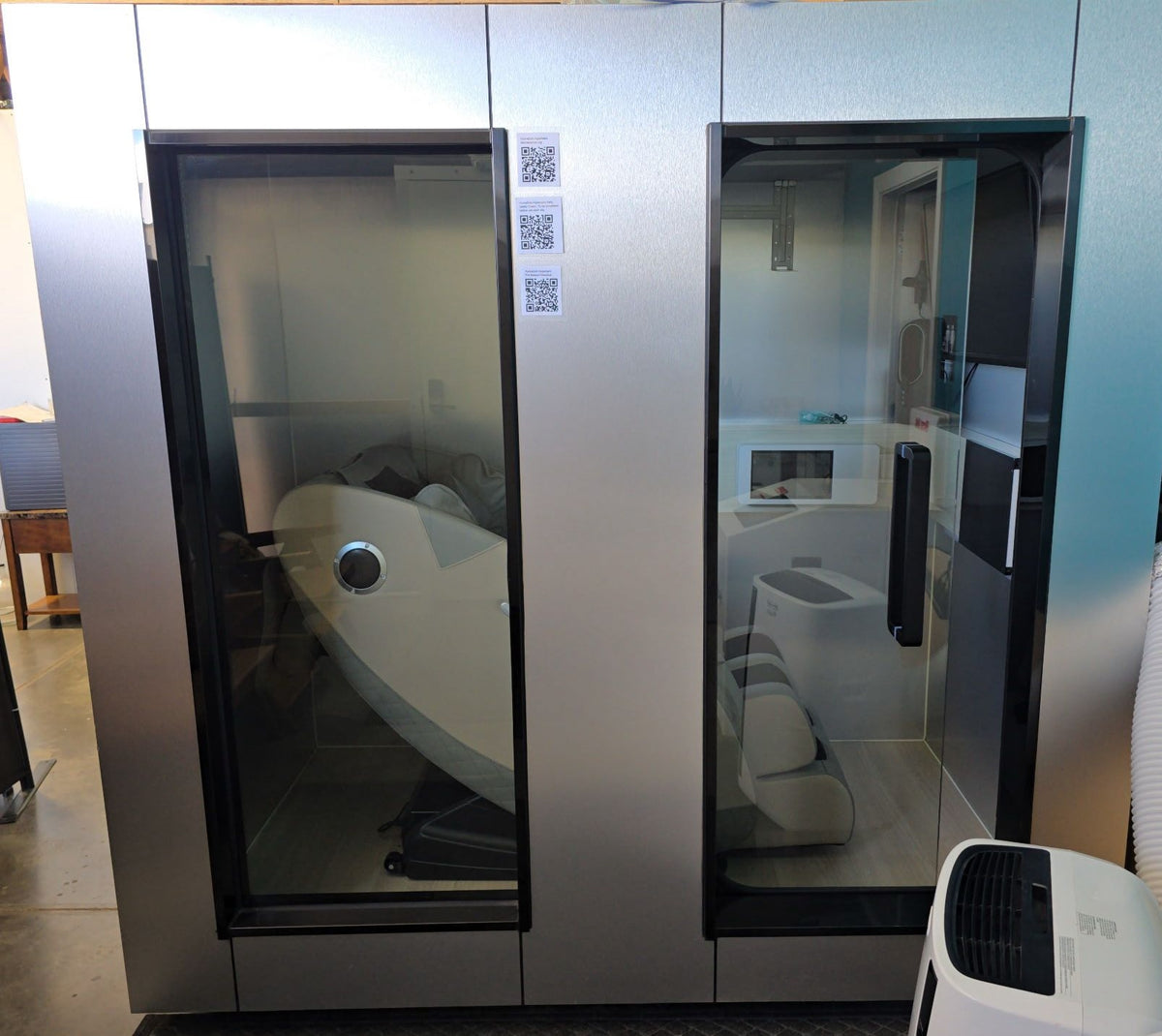 Hyperbaric oxygen therapy chamber at Water & Light for Health in Sandy, UT, by-appointment sessions.